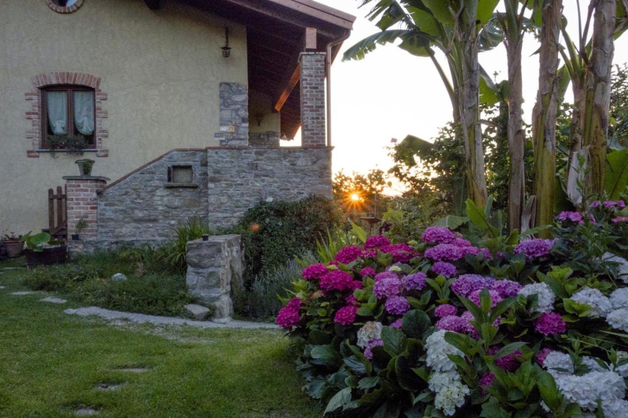 B&B La Casa Dei Cuori Millesimo Bagian luar foto