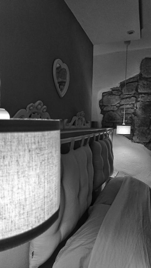 B&B La Casa Dei Cuori Millesimo Bagian luar foto