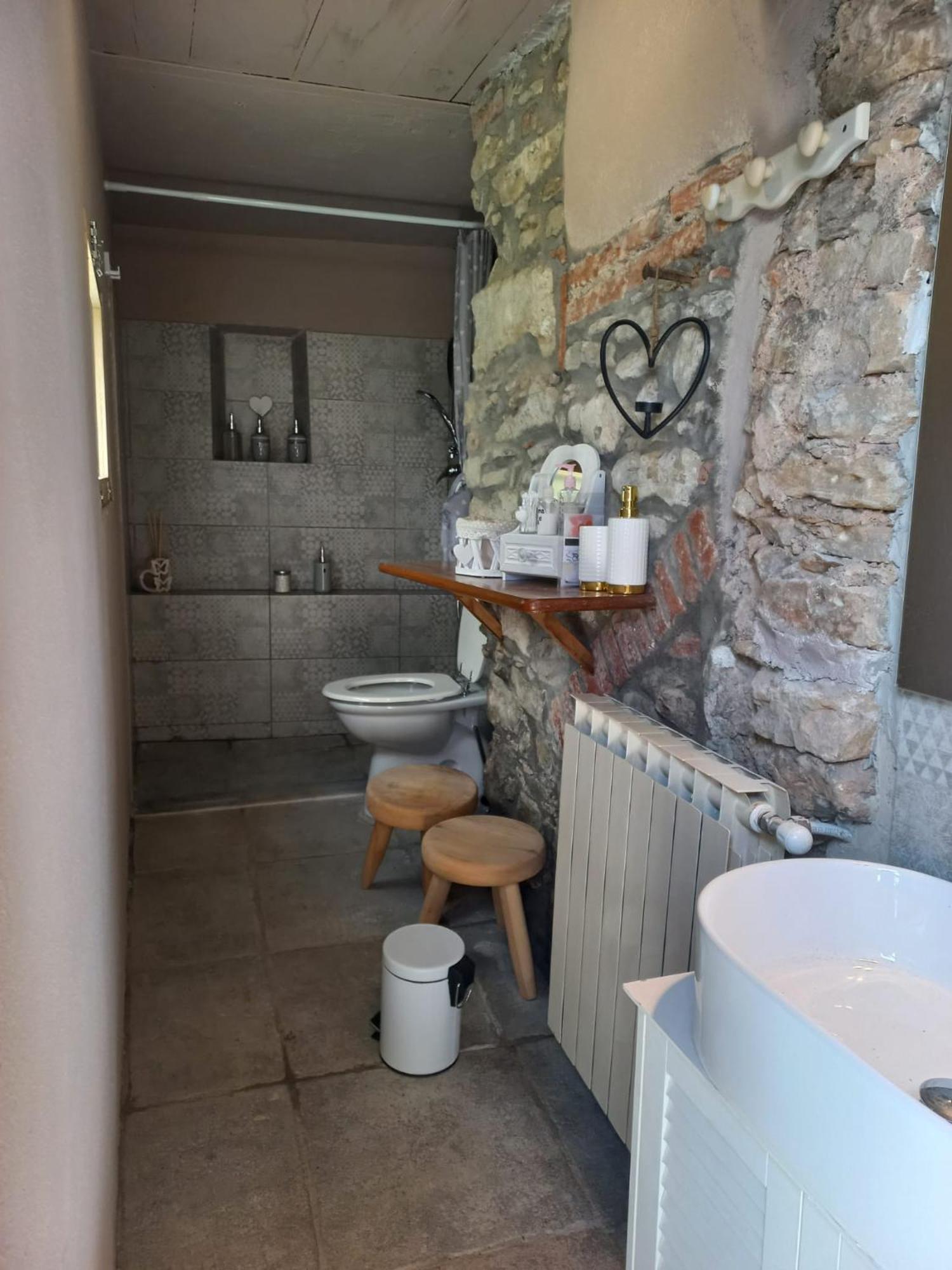 B&B La Casa Dei Cuori Millesimo Bagian luar foto